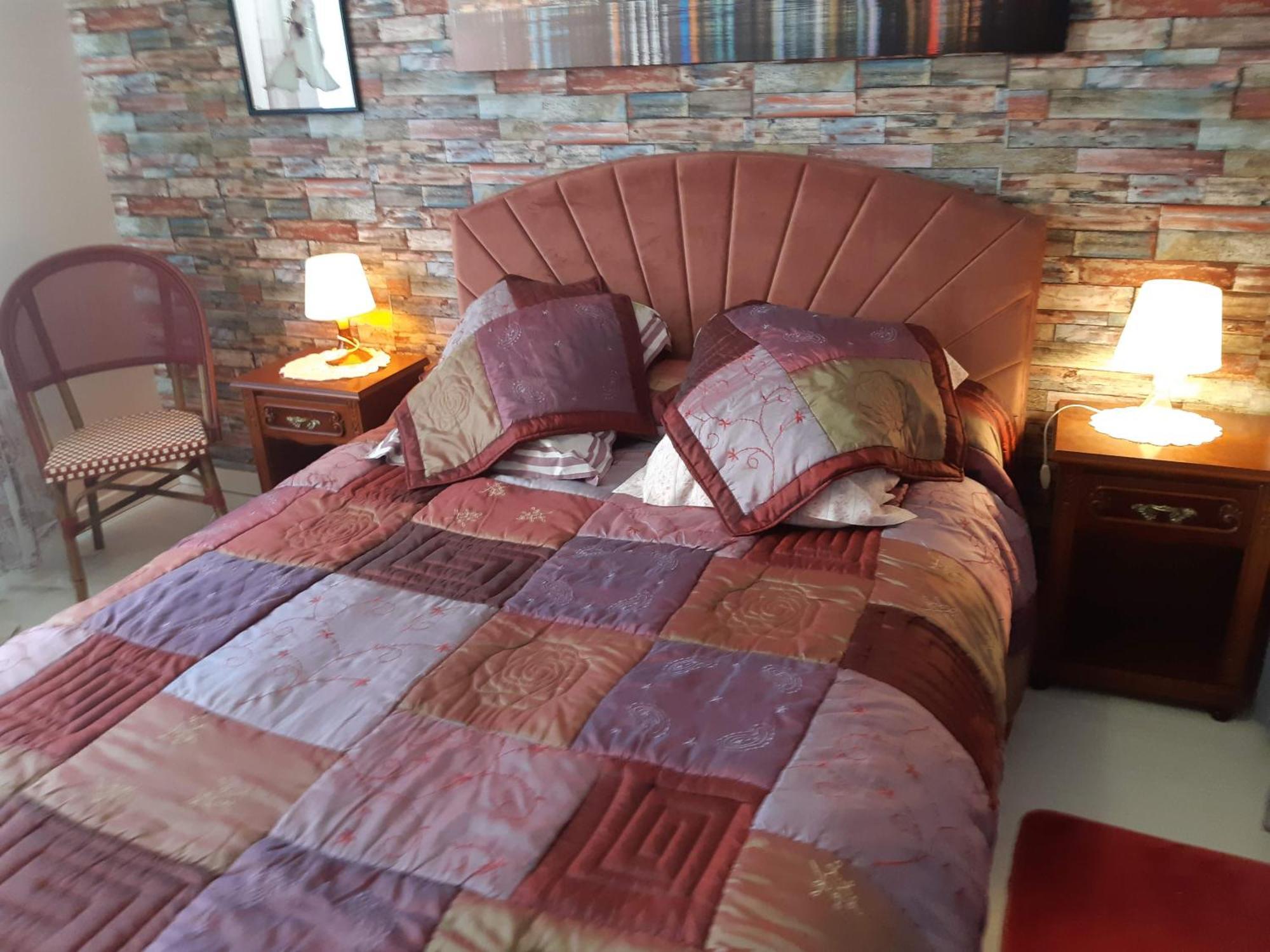 Chambre Lit Double Dans Pavillon , Chez Lilyanne Tonnay-Charente エクステリア 写真